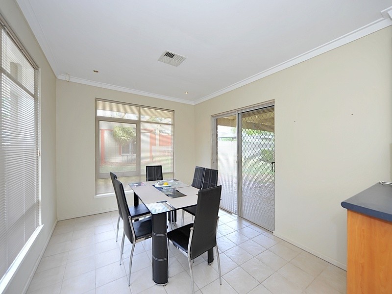 18 Jervois Street, Dianella WA 6059
