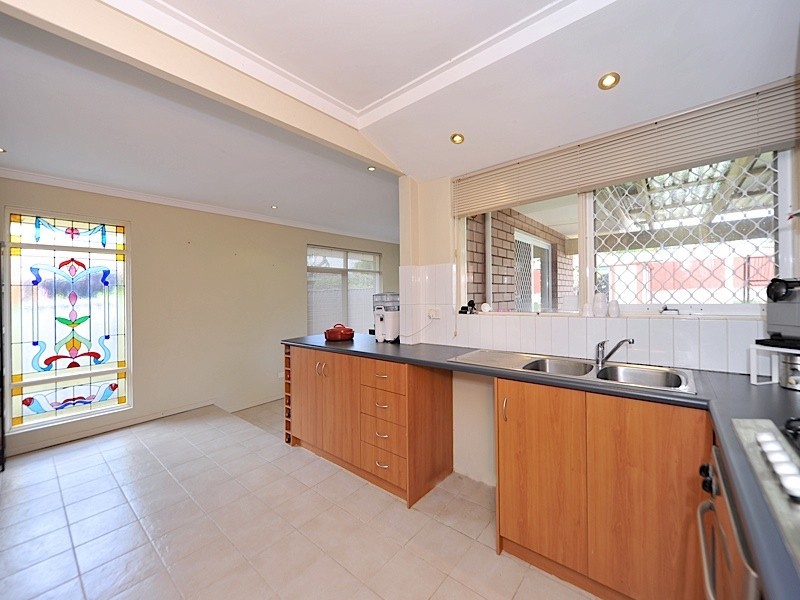 18 Jervois Street, Dianella WA 6059