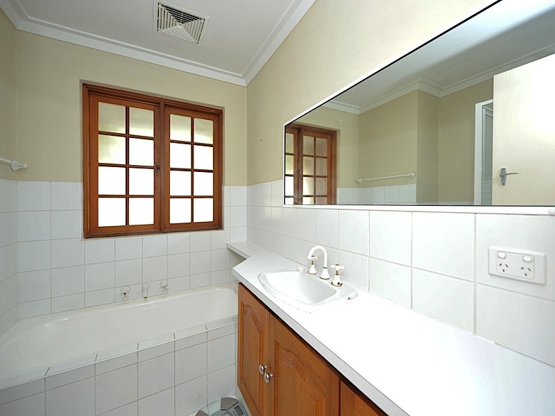 18 Jervois Street, Dianella WA 6059