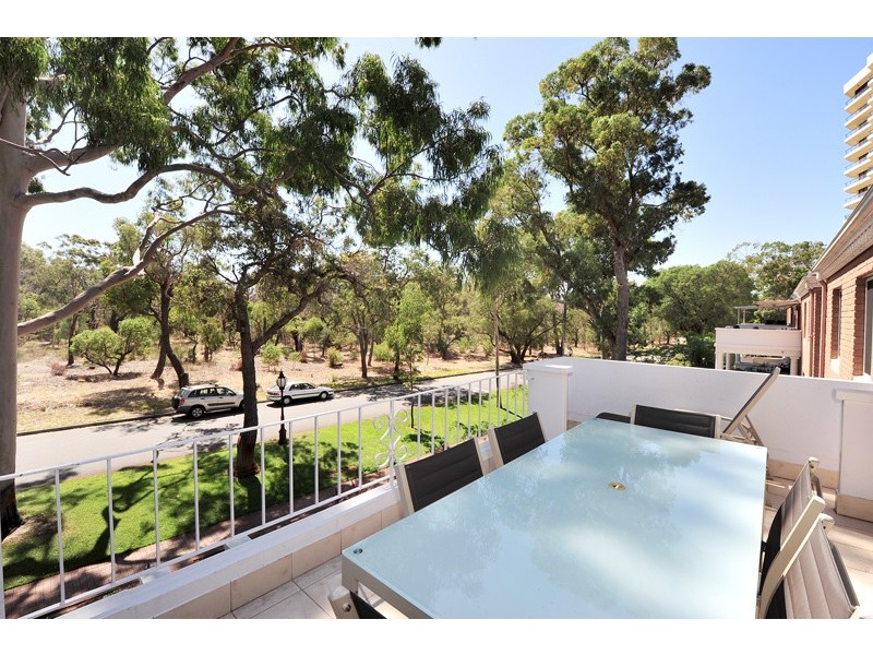 15/5 Park Avenue, Crawley WA 6009