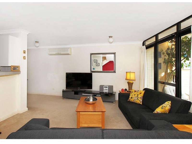 2/27 Troy Terrace, Daglish WA 6008