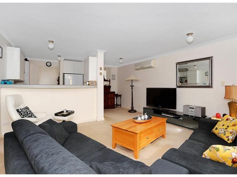 2/27 Troy Terrace, Daglish WA 6008