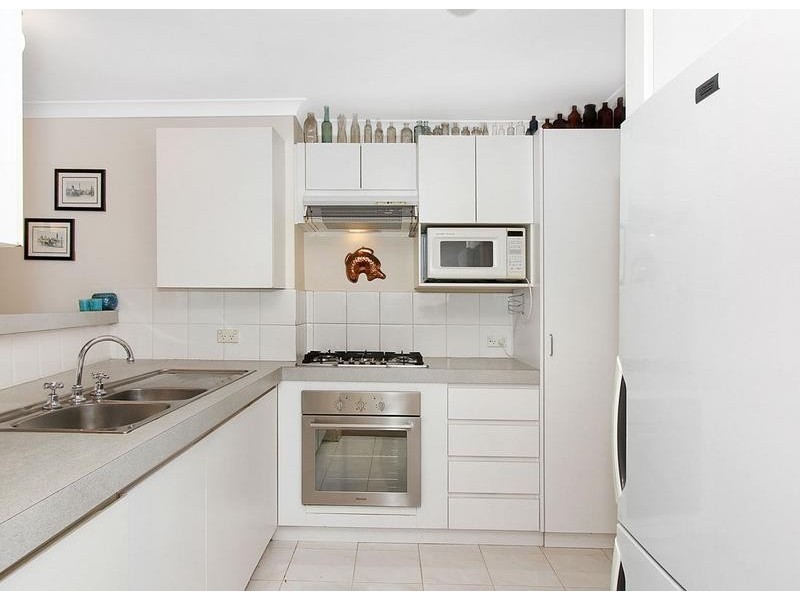 2/27 Troy Terrace, Daglish WA 6008