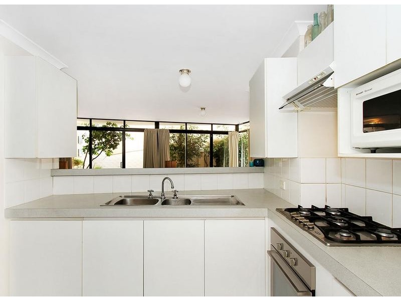 2/27 Troy Terrace, Daglish WA 6008