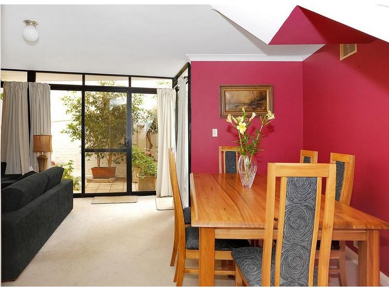 2/27 Troy Terrace, Daglish WA 6008