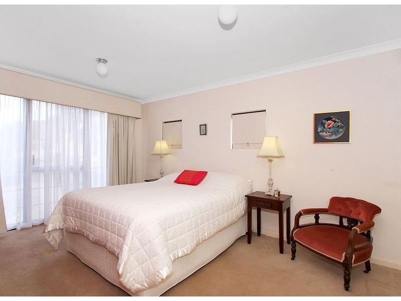 2/27 Troy Terrace, Daglish WA 6008