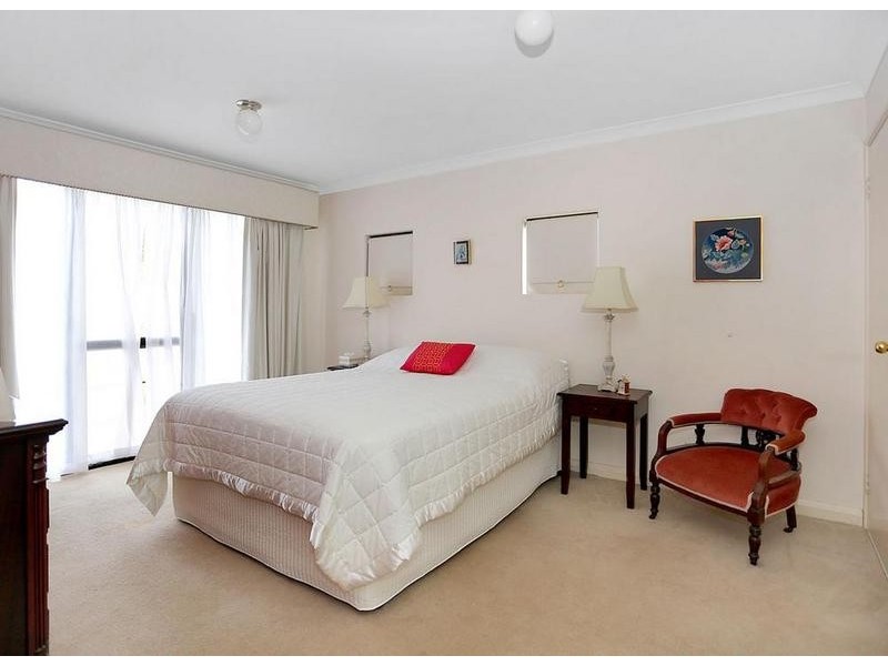 2/27 Troy Terrace, Daglish WA 6008