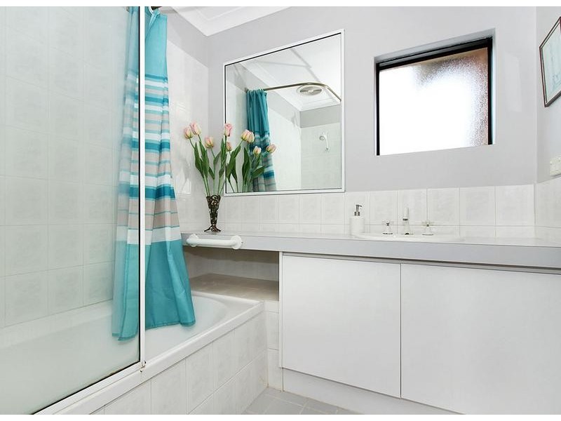 2/27 Troy Terrace, Daglish WA 6008