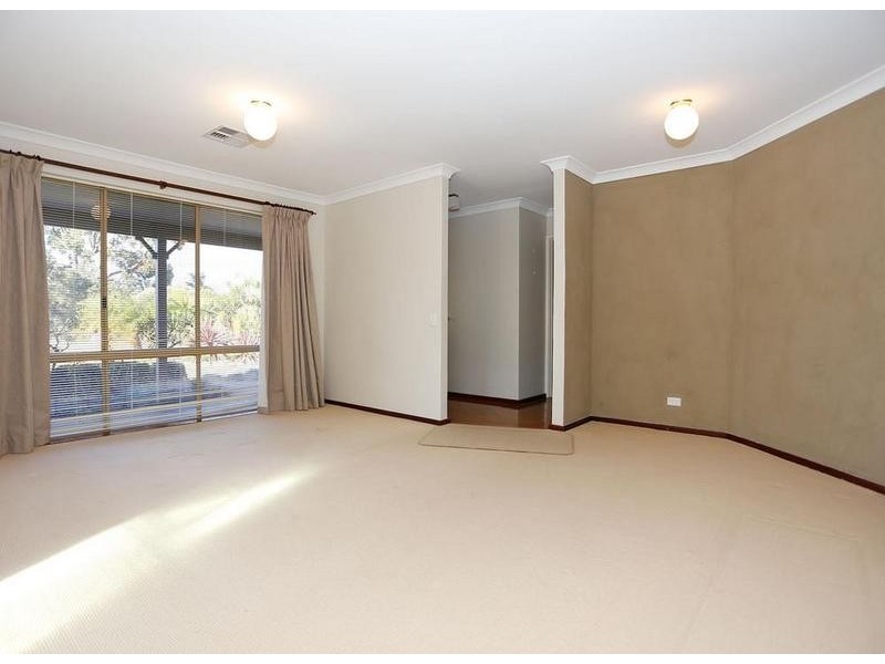 15 Springwood Way, Woodvale WA 6026