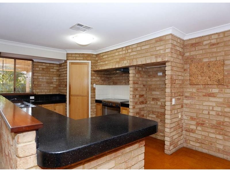 15 Springwood Way, Woodvale WA 6026