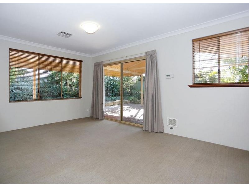 15 Springwood Way, Woodvale WA 6026