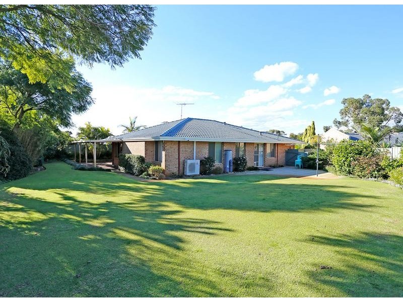 15 Springwood Way, Woodvale WA 6026