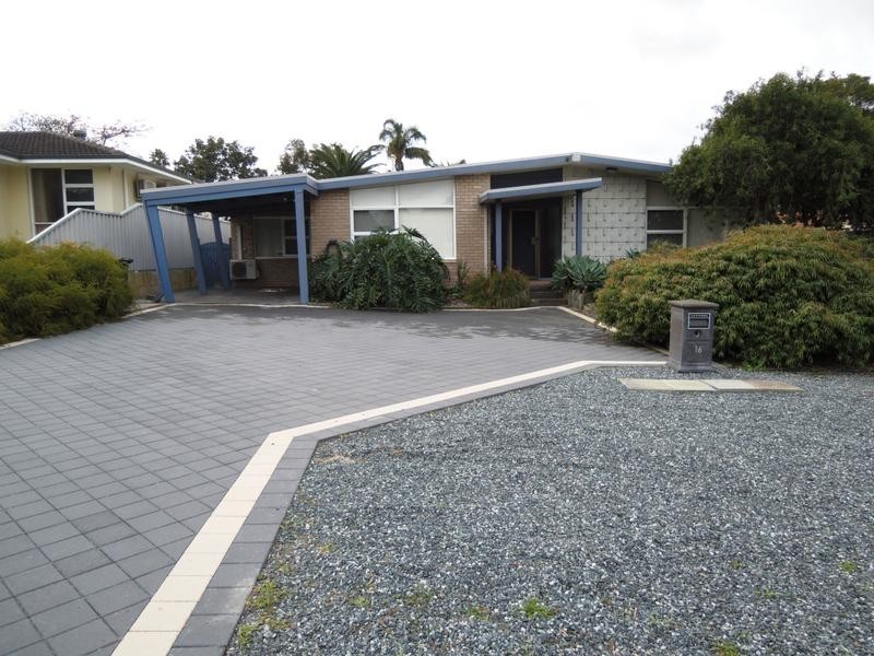 Front/House 16 Caple Street, Willagee WA 6156