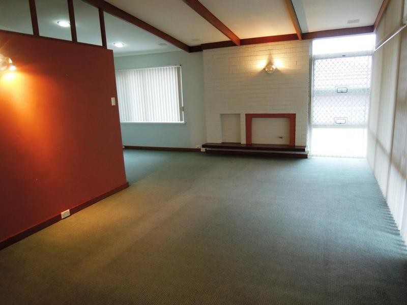 Front/House 16 Caple Street, Willagee WA 6156