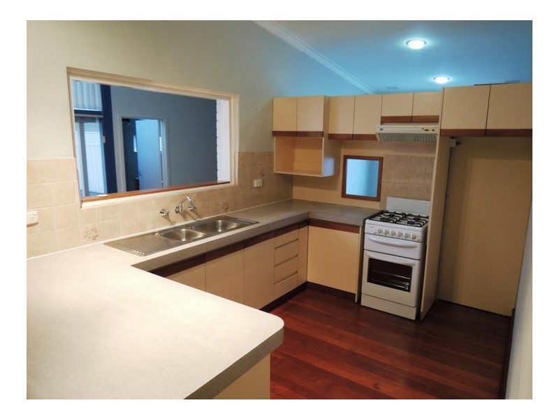 Front/House 16 Caple Street, Willagee WA 6156