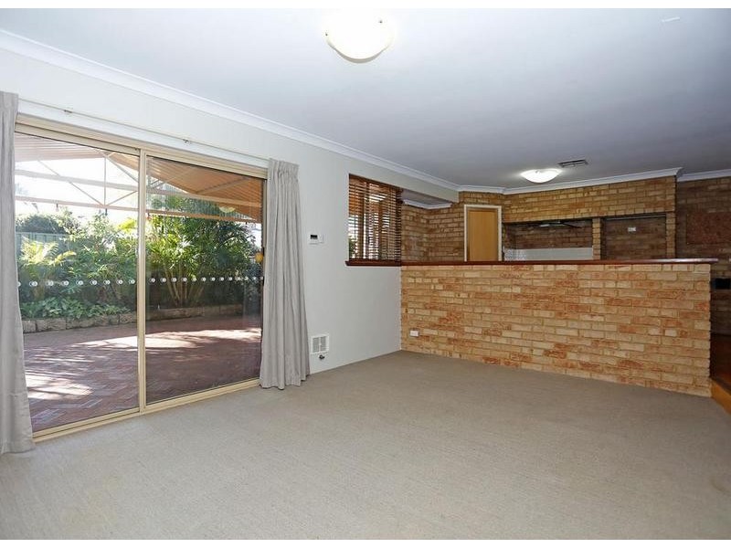 15 Springwood Way, Woodvale WA 6026