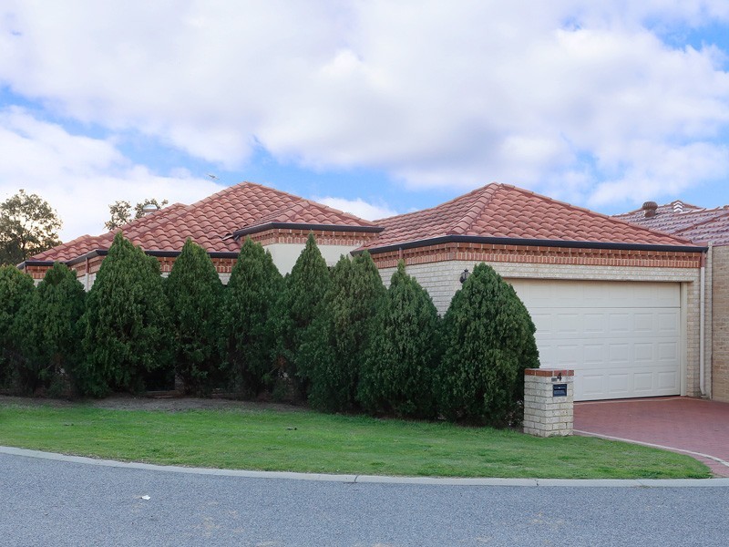 4 Madison Gardens, Stirling WA 6021