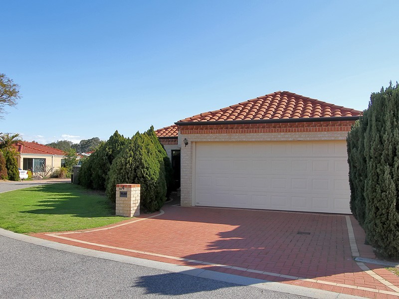 4 Madison Gardens, Stirling WA 6021