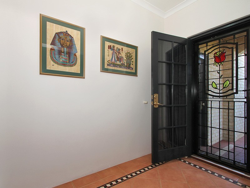 4 Madison Gardens, Stirling WA 6021