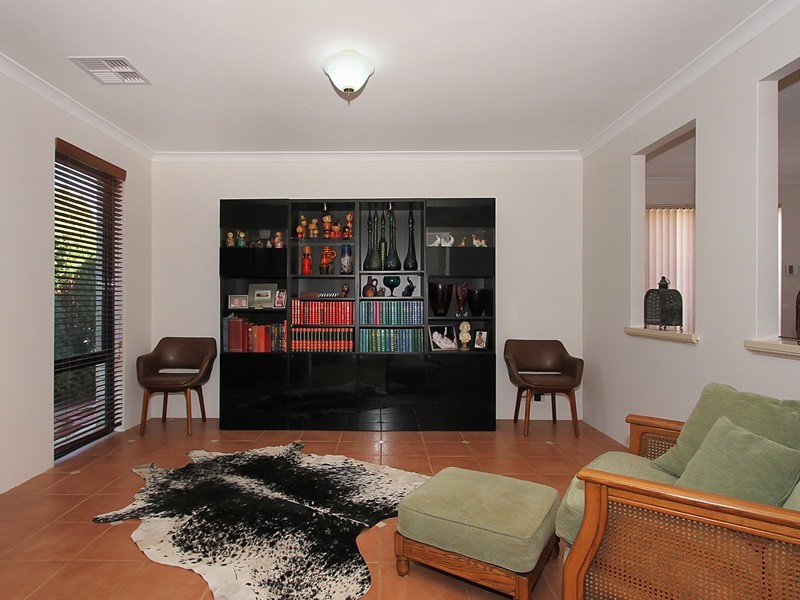 4 Madison Gardens, Stirling WA 6021