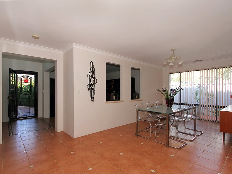 4 Madison Gardens, Stirling WA 6021