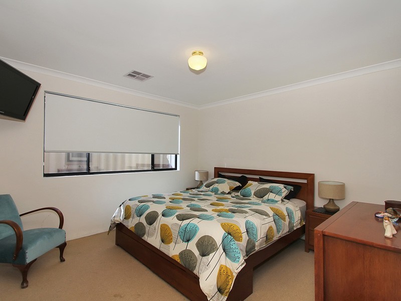 4 Madison Gardens, Stirling WA 6021