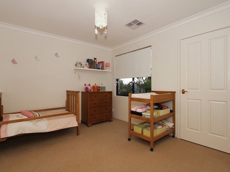 4 Madison Gardens, Stirling WA 6021