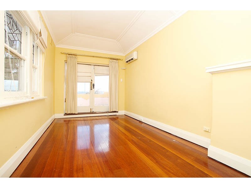 156 Melville Parade, Como WA 6152