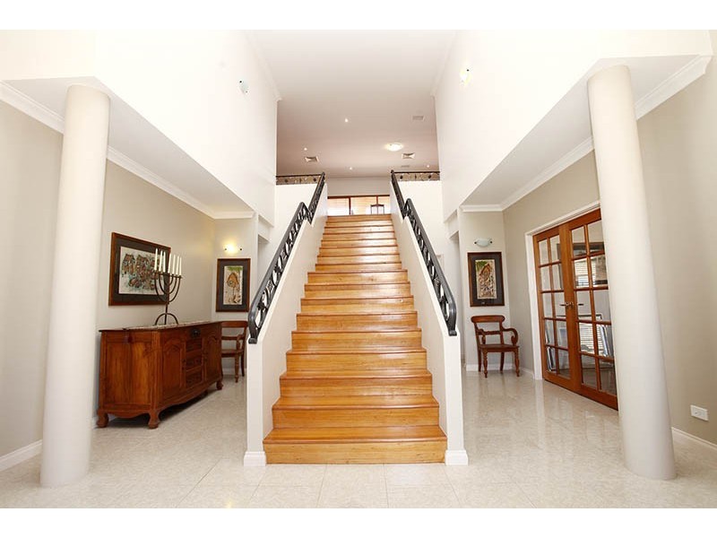 25 Kirribilli Court, Kallaroo WA 6025