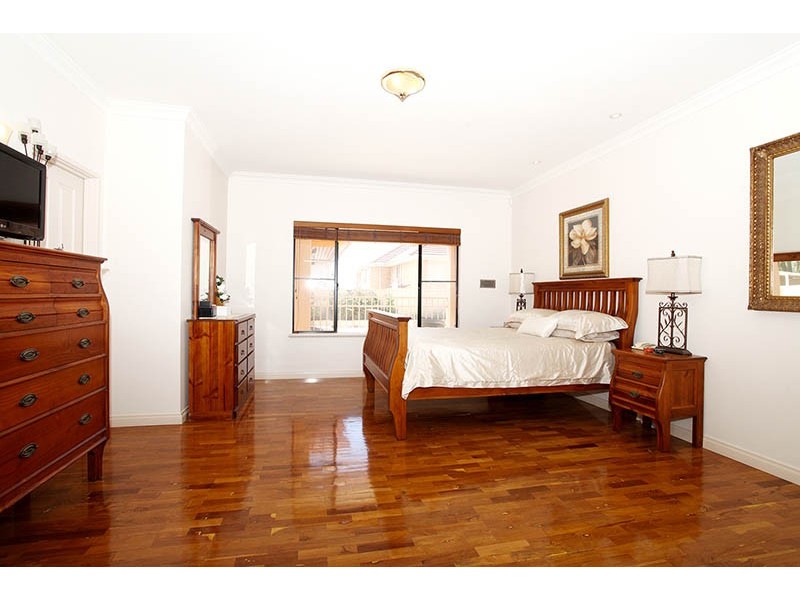 25 Kirribilli Court, Kallaroo WA 6025