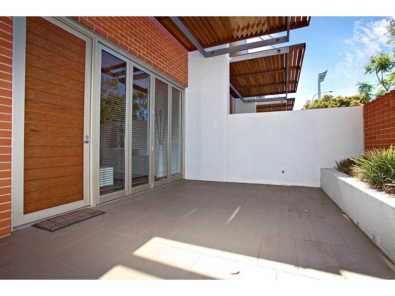 2/183 Roberts Road, Subiaco WA 6008