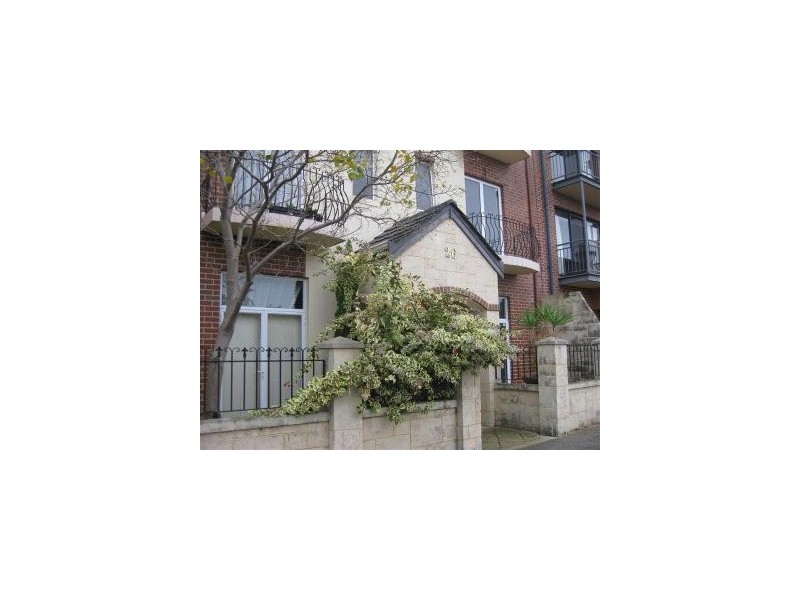 2/26 Kensington Street, East Perth WA 6004