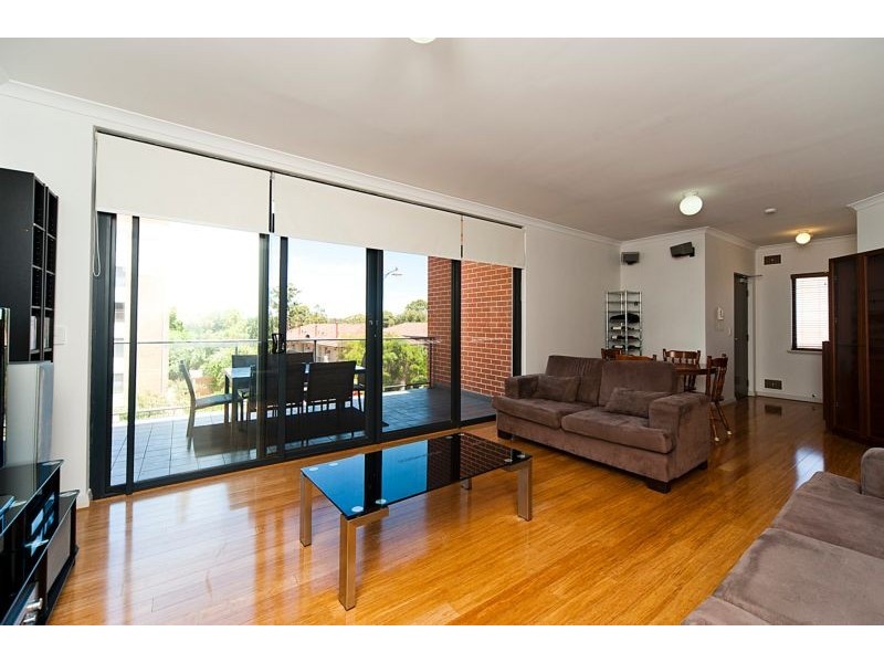 2/360 Cambridge Street, Wembley WA 6014