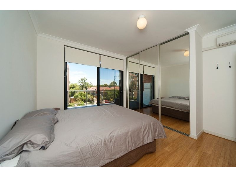 2/360 Cambridge Street, Wembley WA 6014