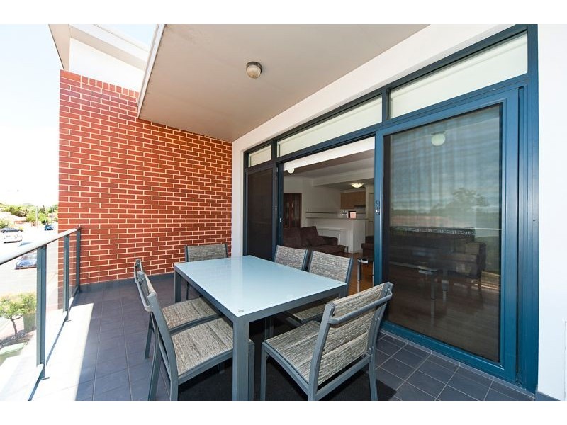 2/360 Cambridge Street, Wembley WA 6014