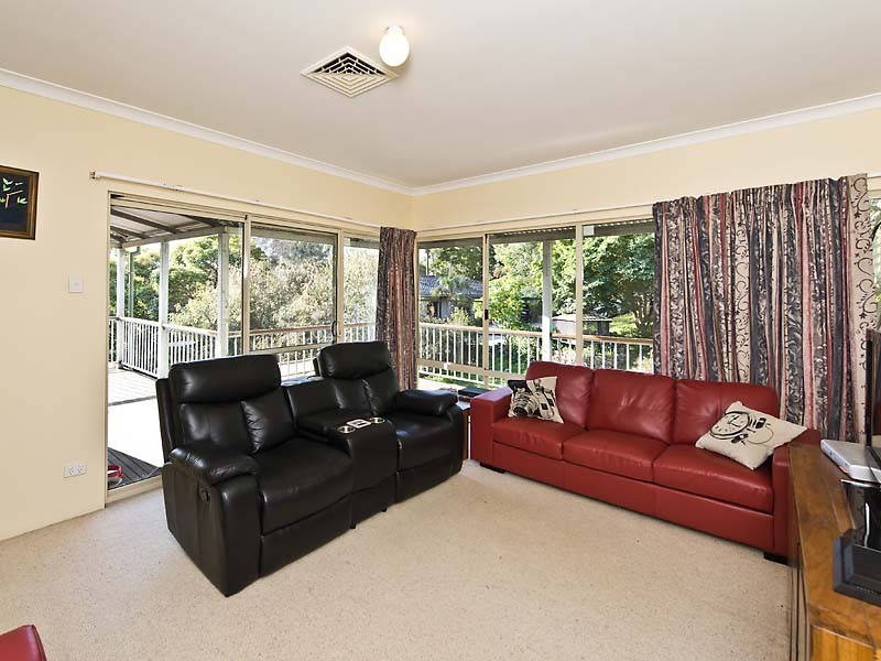 23 Lowannaa Road, Martin WA 6110