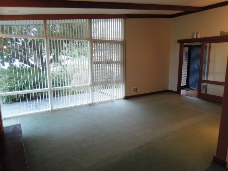 Front/House 16 Caple Street, Willagee WA 6156