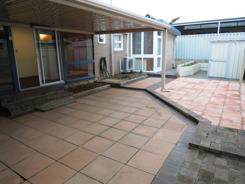 Front/House 16 Caple Street, Willagee WA 6156