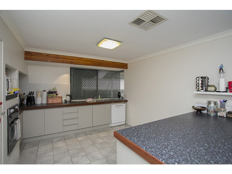 9 Hazlett Place, Waikiki WA 6169