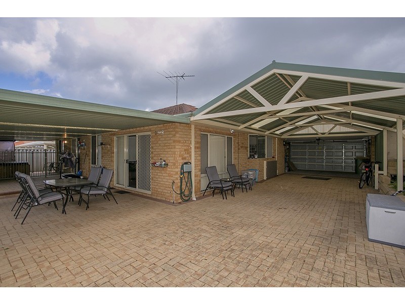 9 Hazlett Place, Waikiki WA 6169