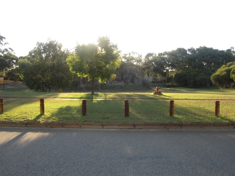 28 St Anthony Drive, Stirling WA 6021