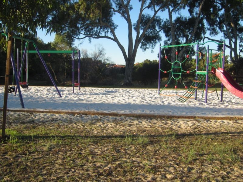 28 St Anthony Drive, Stirling WA 6021