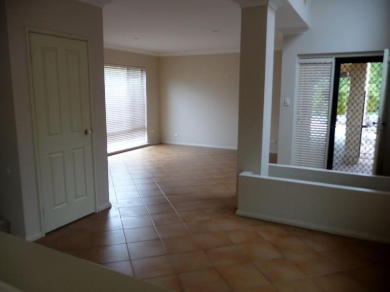 2/21 Moreau Mews, Applecross WA 6153