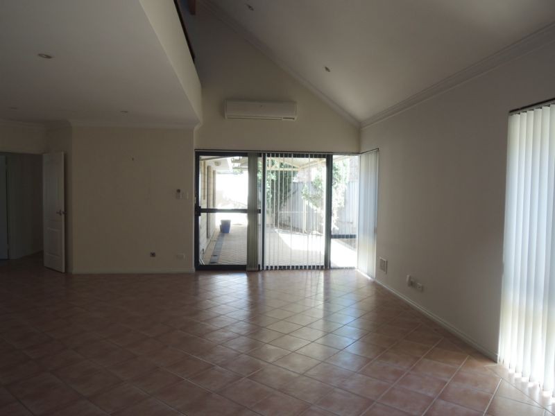 16 Santarosa Way, Stirling WA 6021