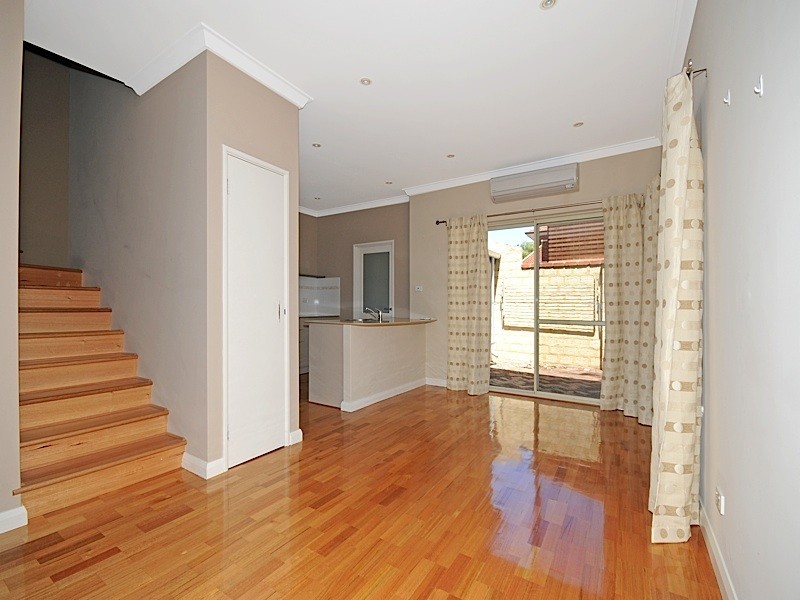 2/121 Fairway, Crawley WA 6009