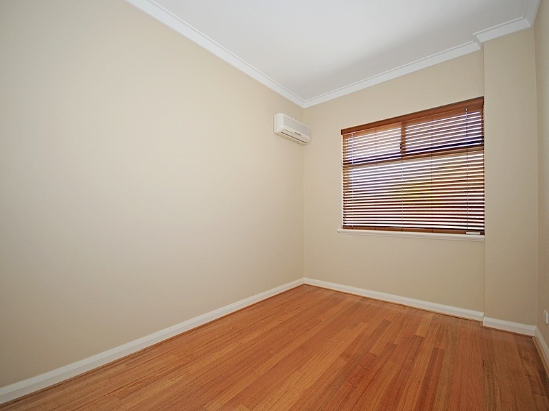 2/121 Fairway, Crawley WA 6009