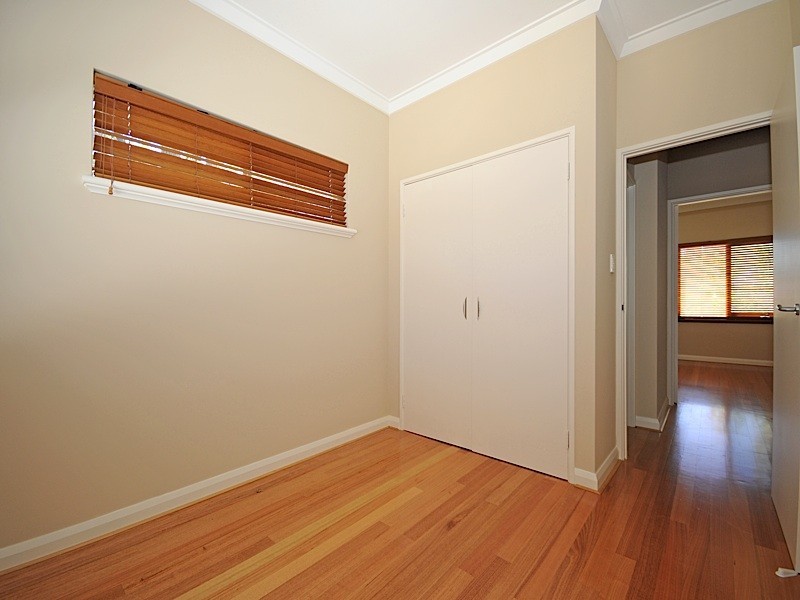 2/121 Fairway, Crawley WA 6009