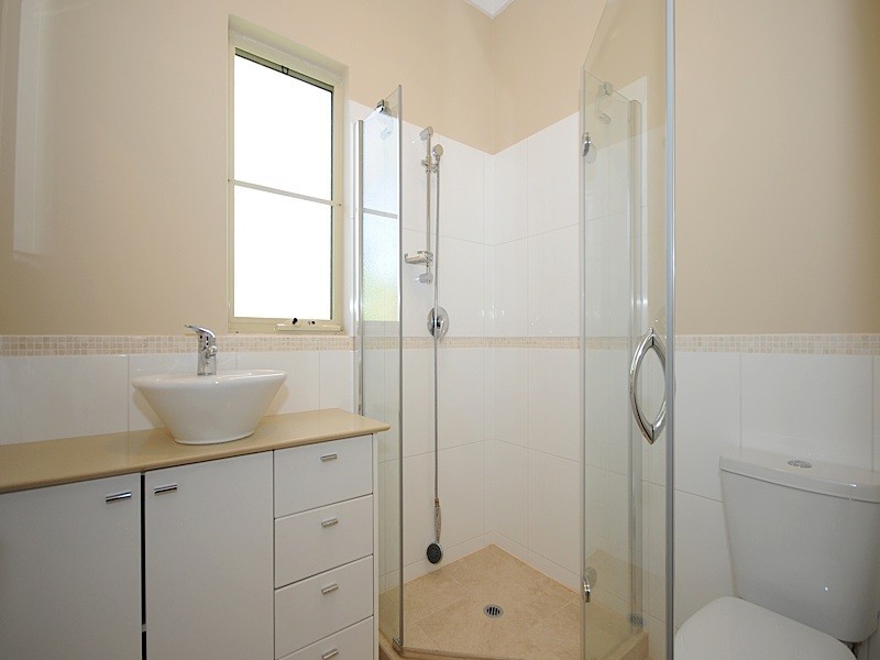 2/121 Fairway, Crawley WA 6009