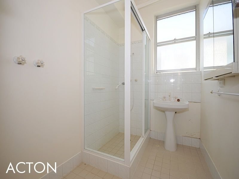 9/18 The Avenue, Crawley WA 6009