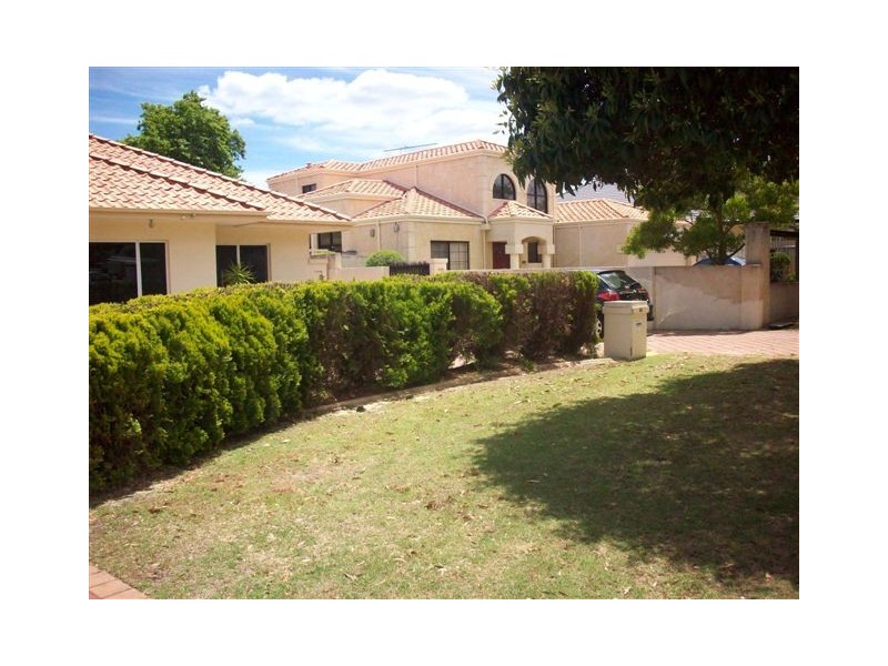 33 Colin Street, Dalkeith WA 6009